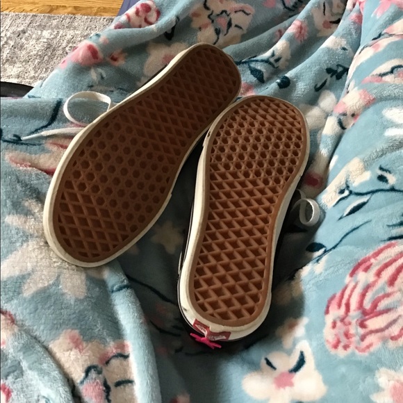 Vans - Picture 2 of 3